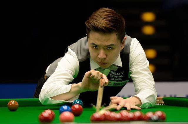 他们是年轻 他们是年轻